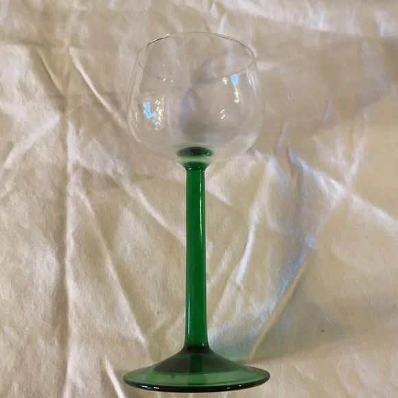 Vintage set 7 French Luminarc D'Arques Green Stem Wine Glasses